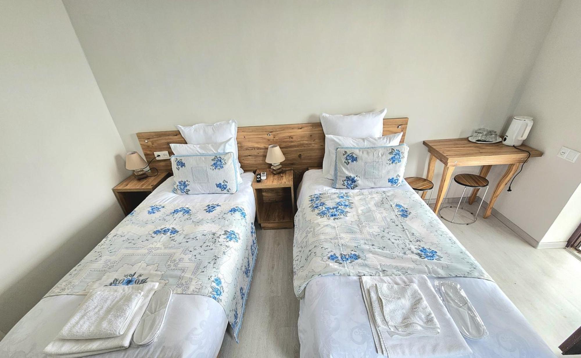 Hilltop Guest House Kutaissi Exterior foto