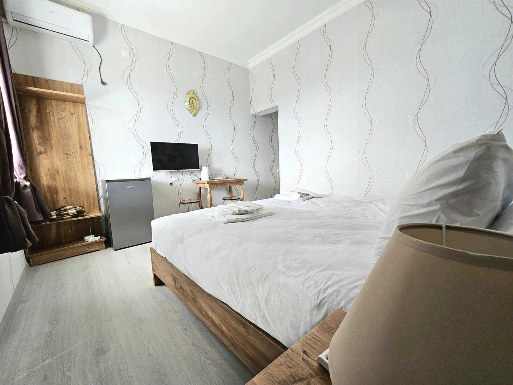 Hilltop Guest House Kutaissi Exterior foto