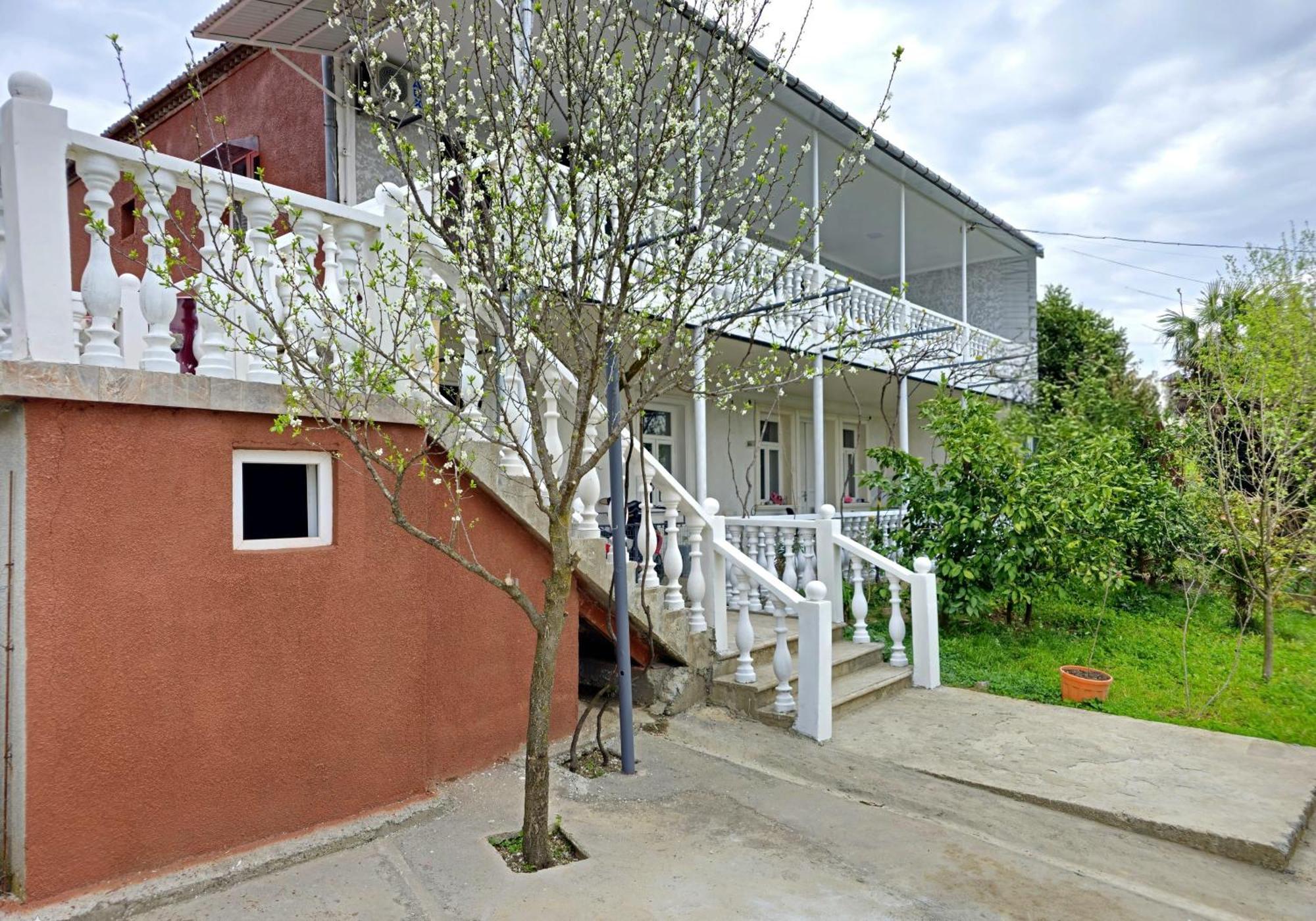 Hilltop Guest House Kutaissi Exterior foto